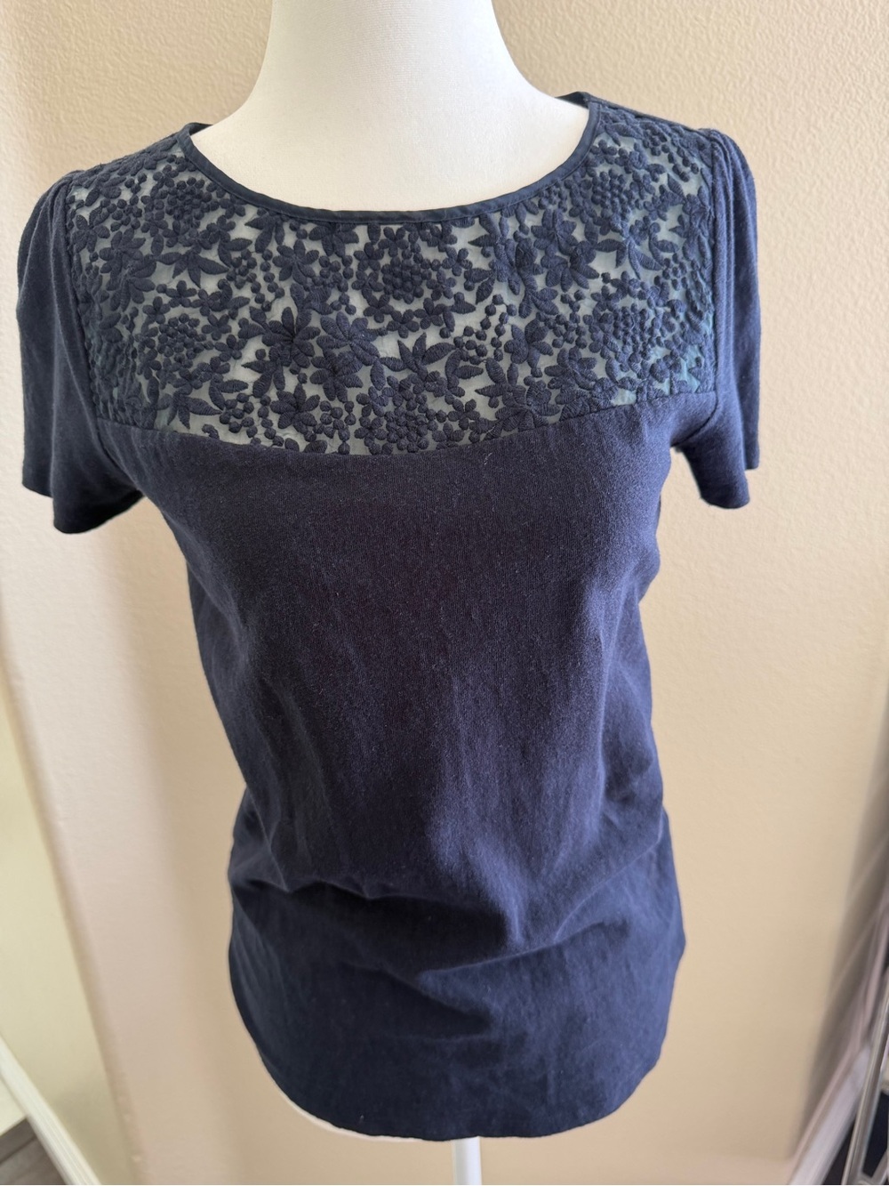 Ann Taylor LOFT Navy Short Sleeve Tee with Floral Lace Yoke